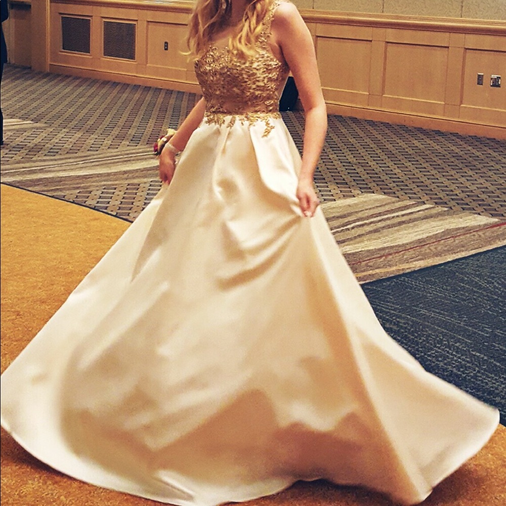 Dillard’s prom dress